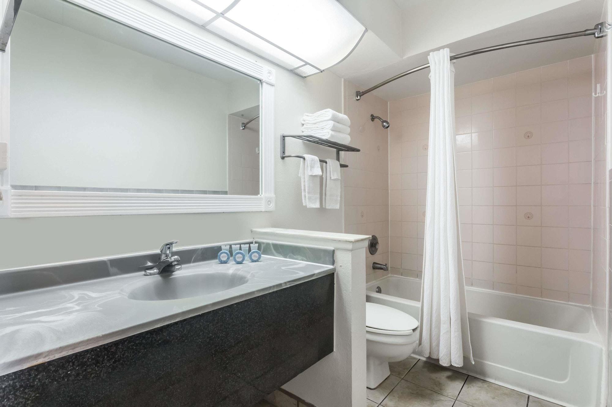 Days Inn & Suites By Wyndham Port Richey Extérieur photo