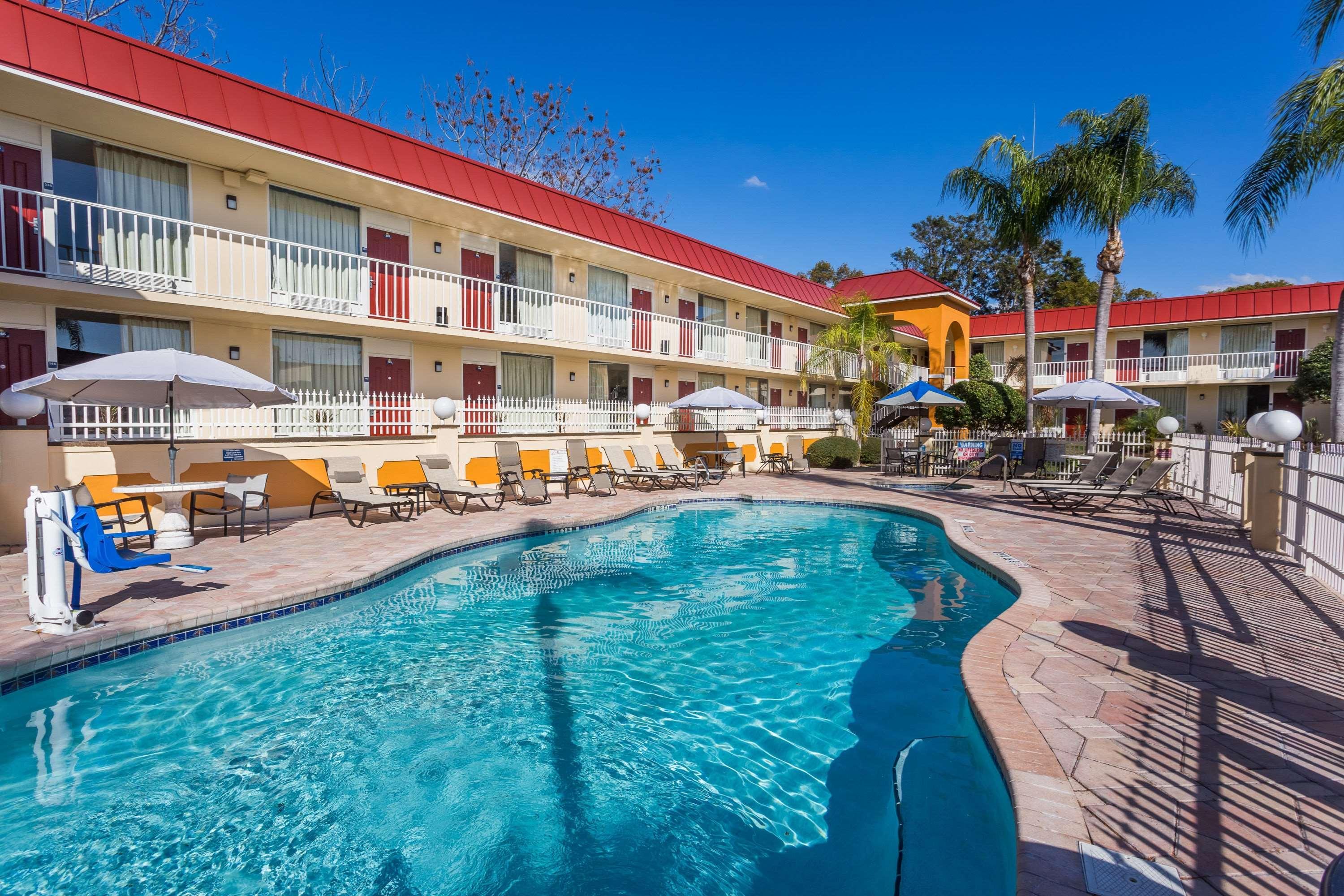 Days Inn & Suites By Wyndham Port Richey Extérieur photo