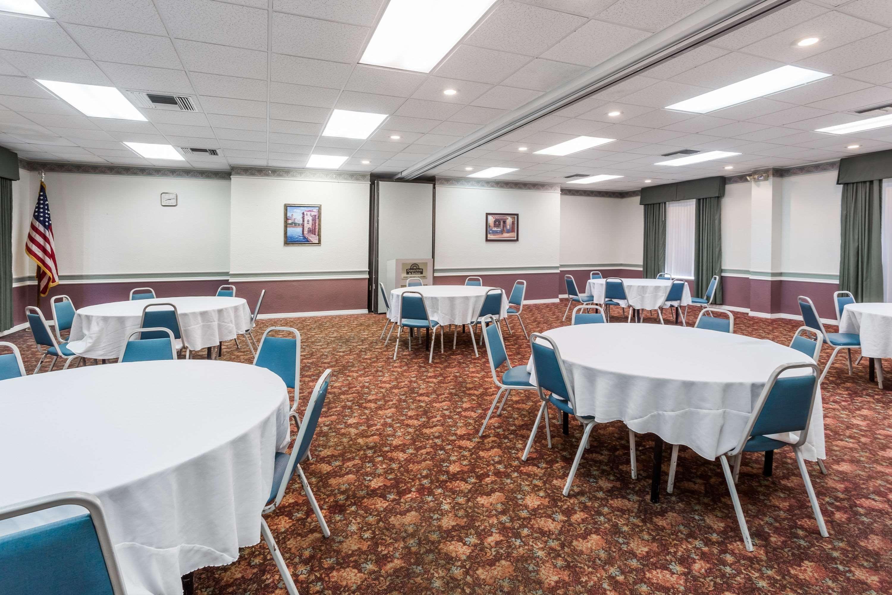 Days Inn & Suites By Wyndham Port Richey Extérieur photo